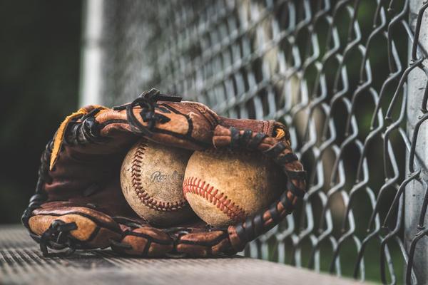 how to break in a baseball glove